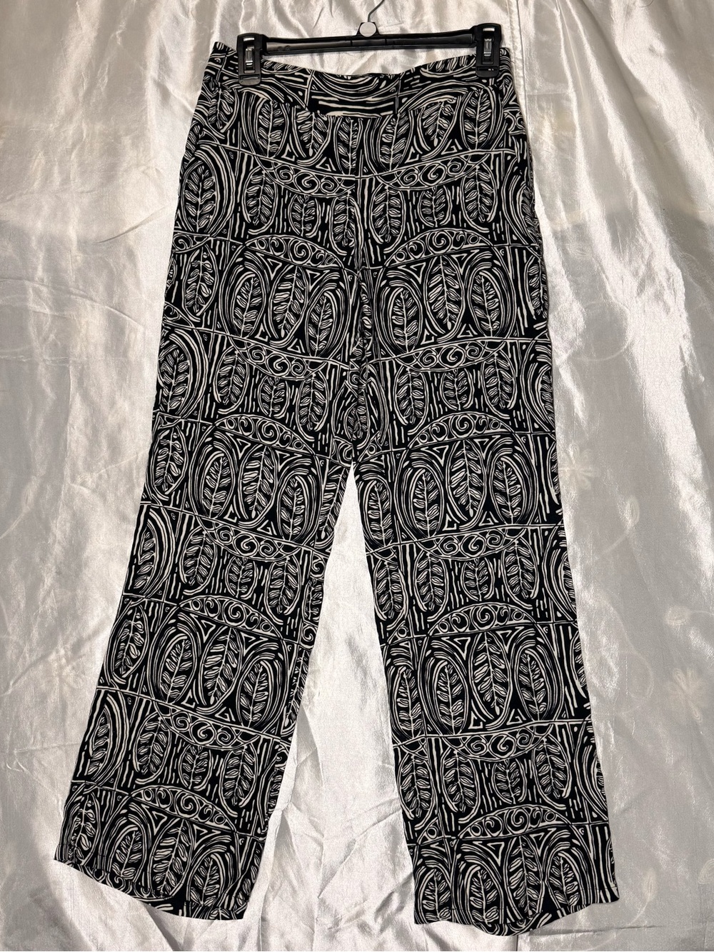 LOFT Petite Black and White Abstract Print Pants